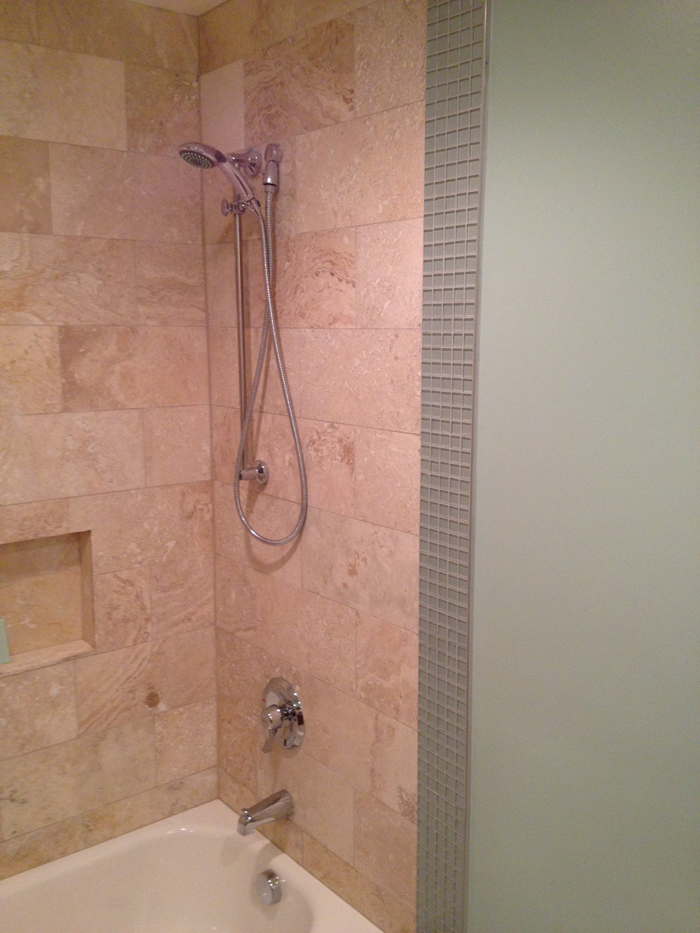 Ranis-Bathroom-Tub-and-Shower_web